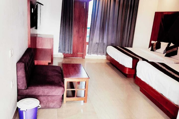 Room 21 of 35