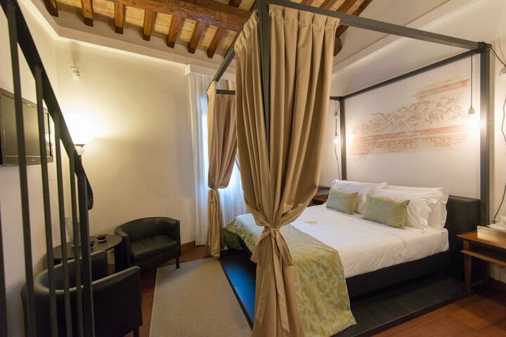 Room 4 of 85