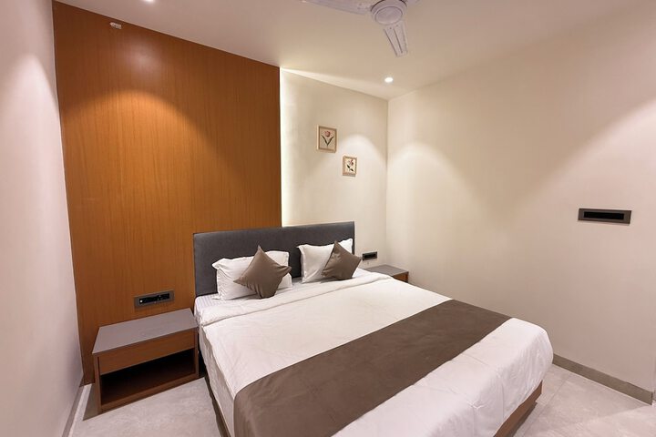 Room 10 of 50