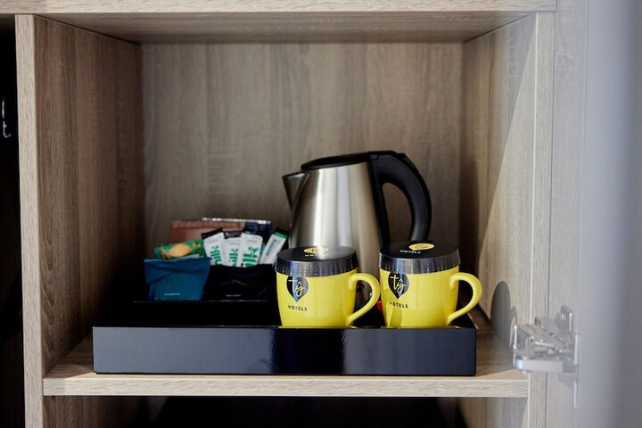 Breakfast/Coffee Service 23 of 45