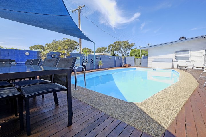 Hotel with Pool