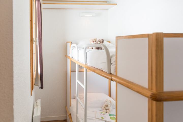 Room 5 of 37