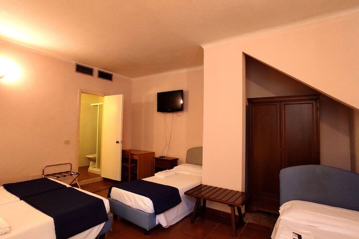 Room 17 of 52