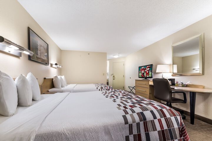 2 Double Beds (3 of 6)