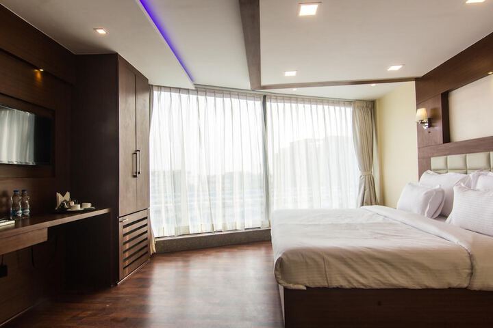 Room 15 of 161