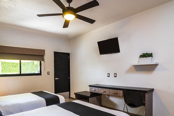Room 10 of 33