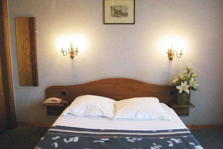 Room 3 of 41