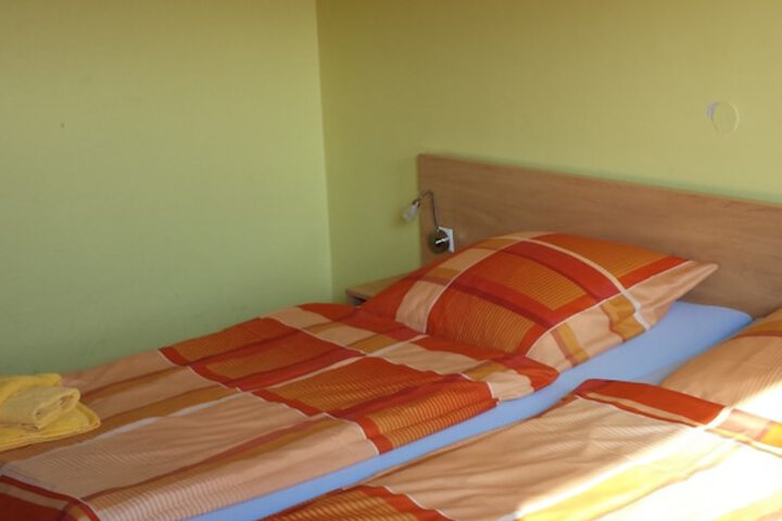 Room 15 of 38