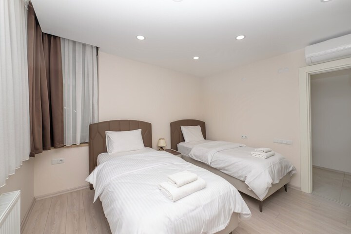 Room 98 of 271