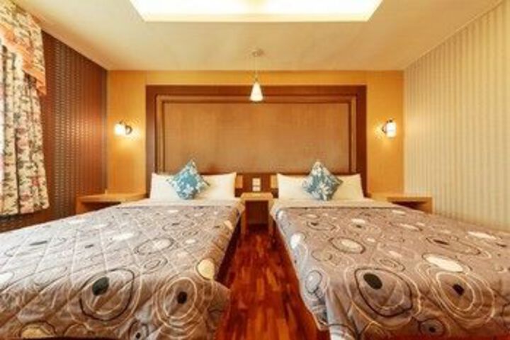 Room 40 of 40