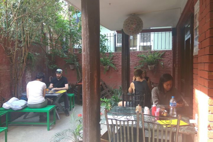 Dining 35 of 49