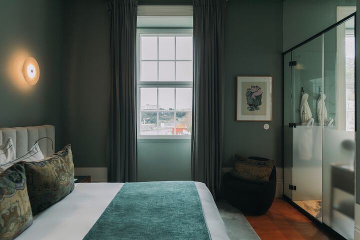 Room 50 of 147