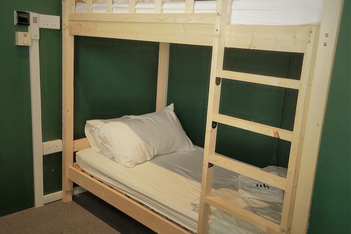 Room 17 of 39