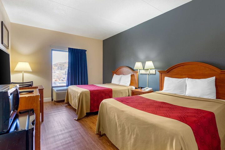 2 Double Beds (5 of 7)