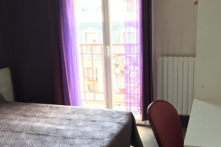 Room 15 of 40