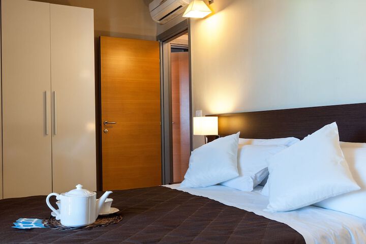 Room 17 of 31