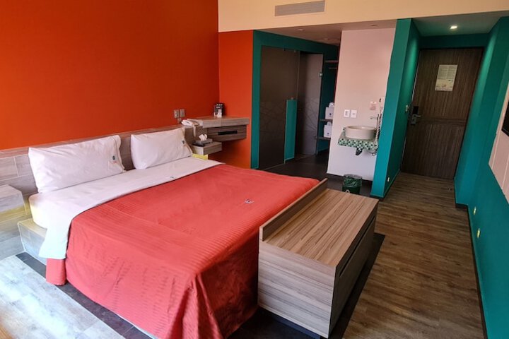 Room 3 of 18