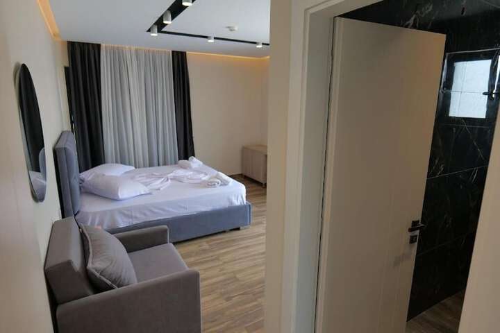 Room 44 of 107