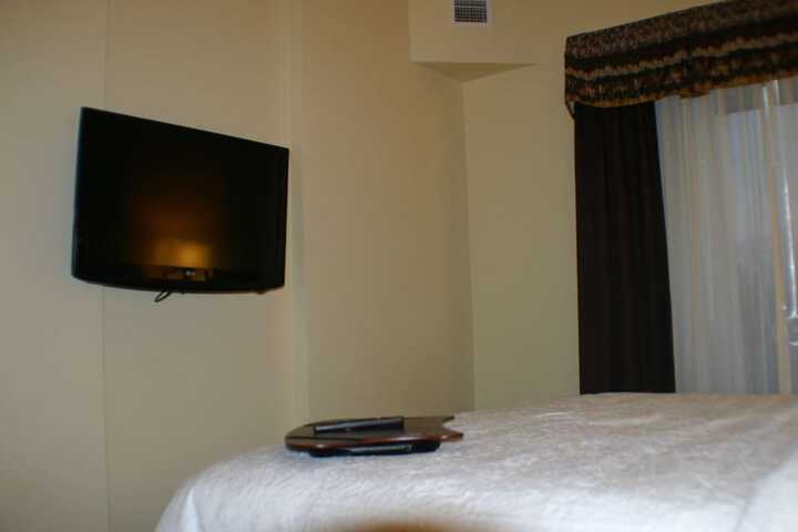1 King Bed (34 of 35)