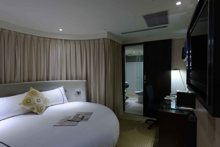 Room 17 of 41