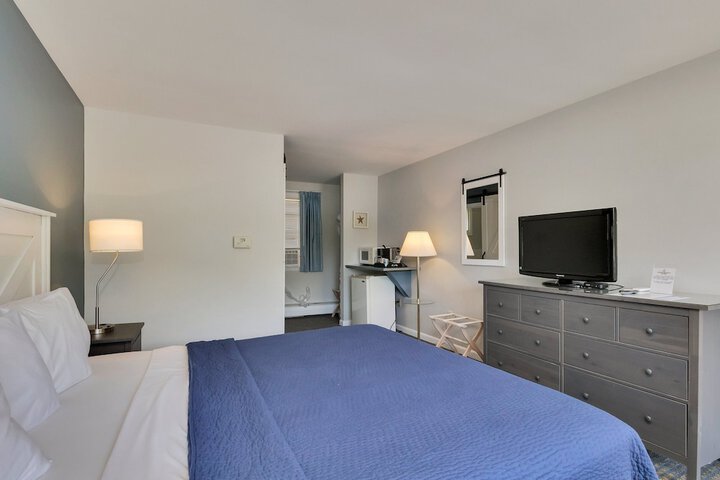 Room 13 of 66