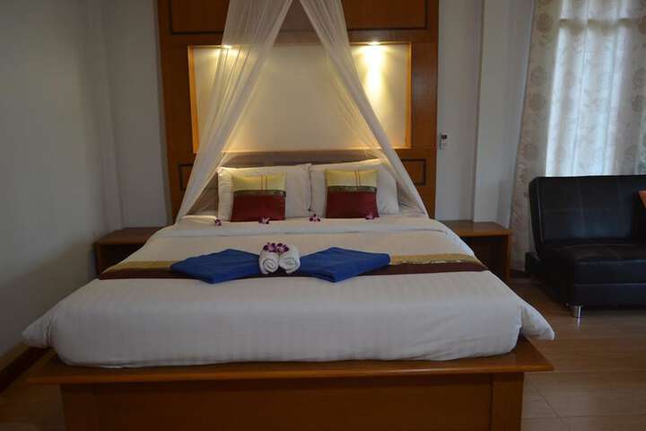 Room 5 of 28