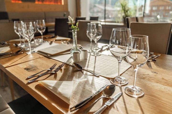 Dining 108 of 128