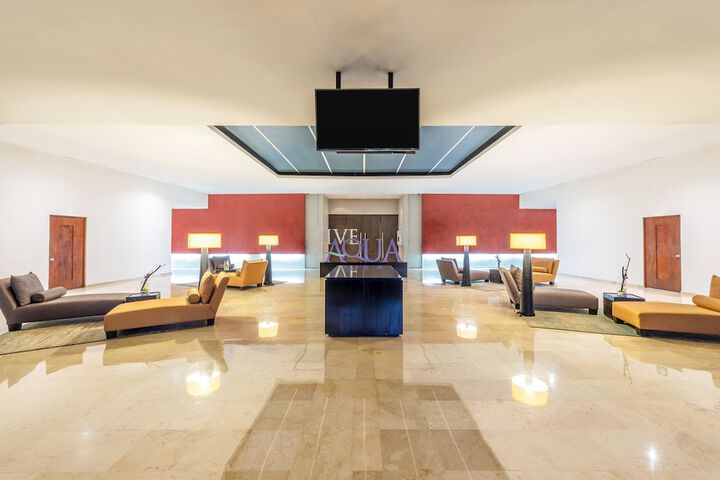 Hotel Interior 4 of 210