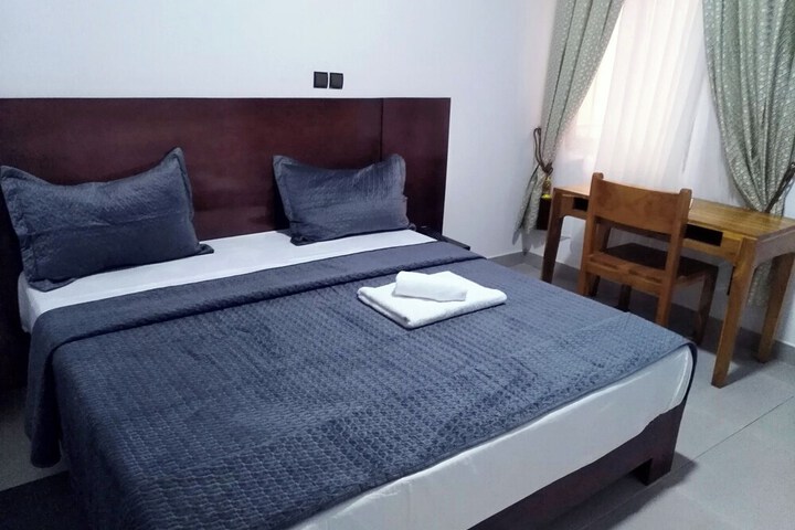 Room 11 of 27