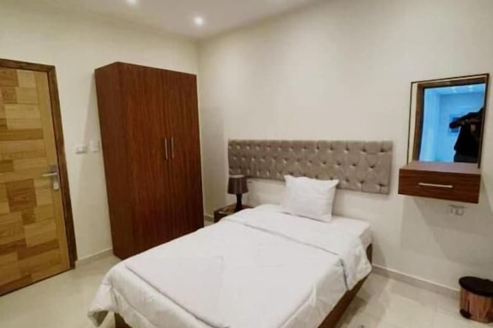 Room 29 of 63