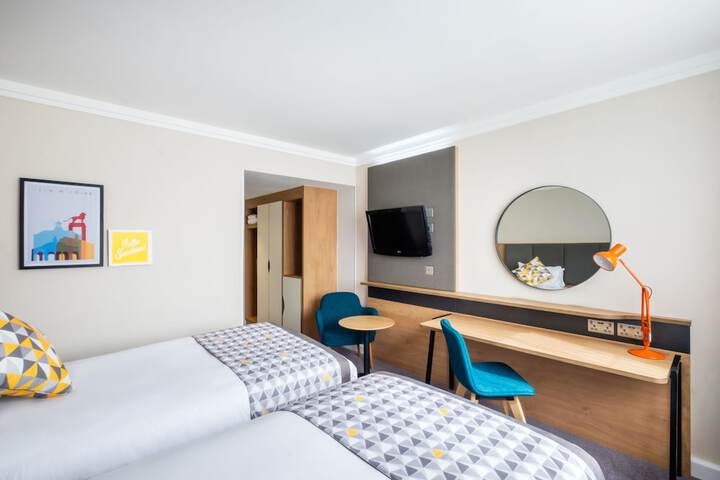 Room 9 of 68