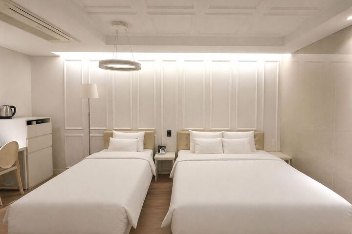 Room 45 of 87