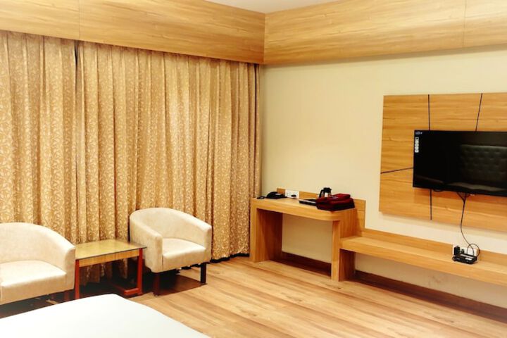 Room 4 of 39