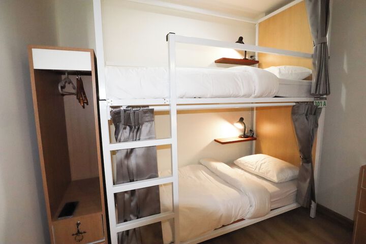 Room 45 of 76