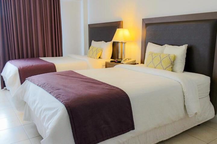 Standard Room, King or Two Doubles (4 of 7)