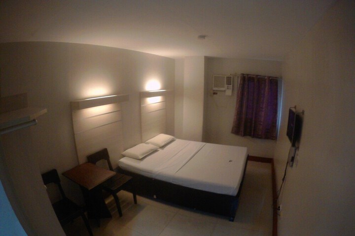 Room 27 of 94