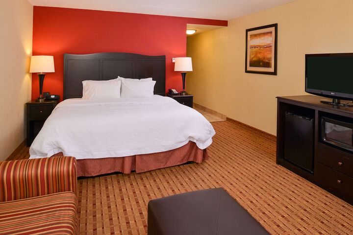 1 King Bed (6 of 12)