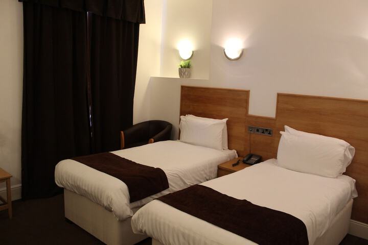 Room 21 of 49