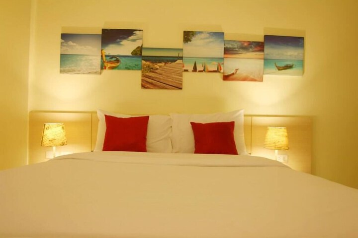 Room 13 of 31