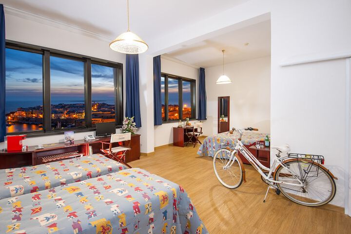 Room 55 of 178