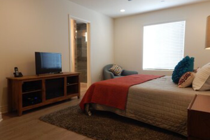 Room 33 of 49