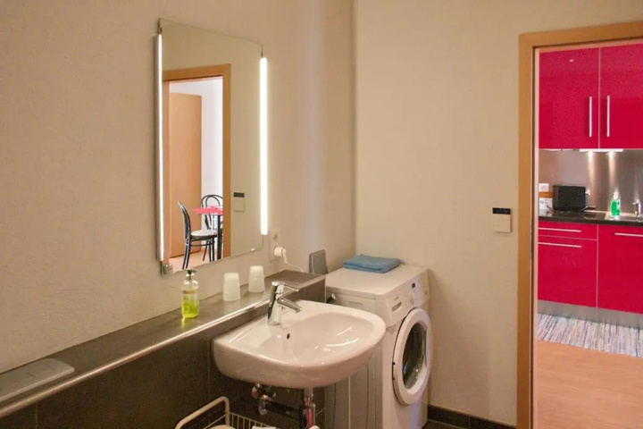 Room 6 of 6