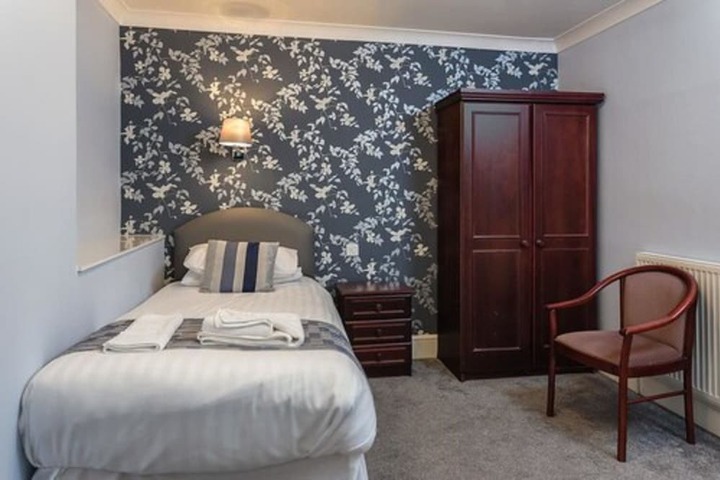 Room 15 of 32