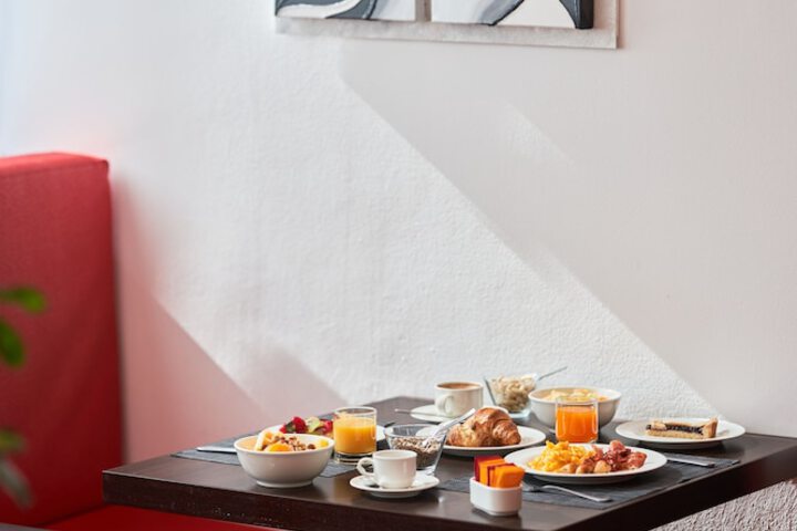Breakfast/Coffee Service 48 of 65