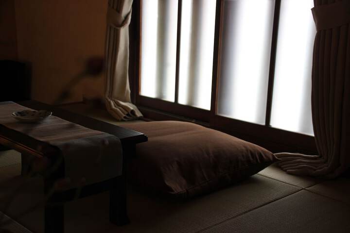 Room 30 of 107