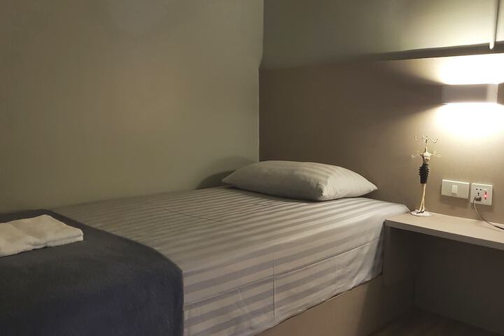 Room 3 of 46