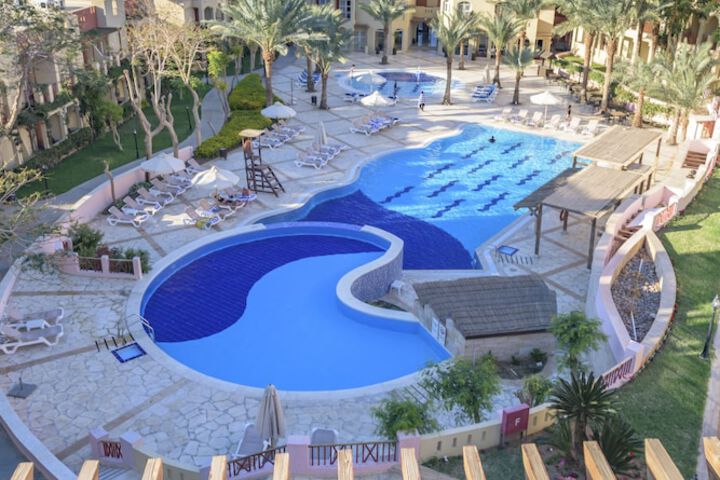 Hotel Pool