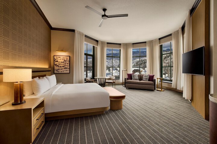 Room 53 of 186