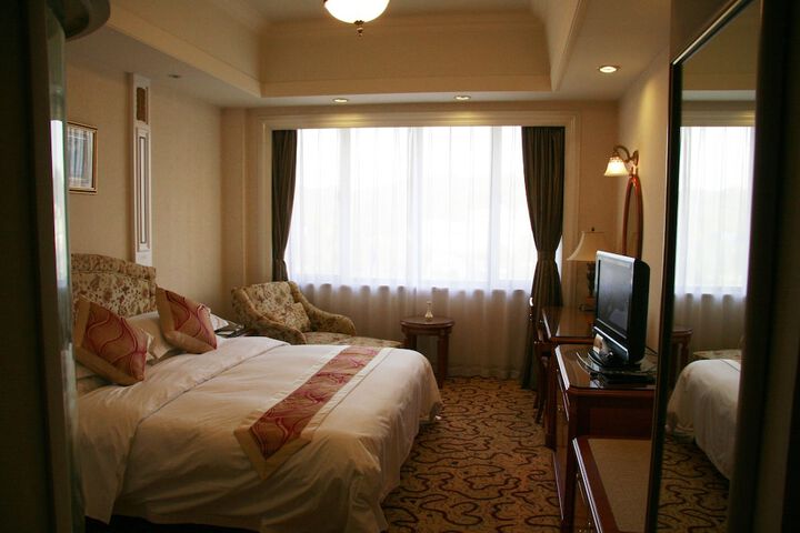 Room 7 of 41