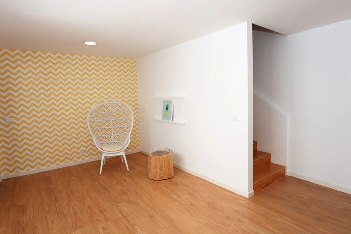 Room 12 of 20